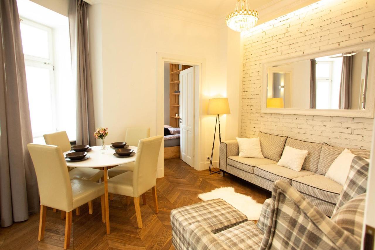City Center - Golden Apartments - Dobr11A Varsavia Esterno foto